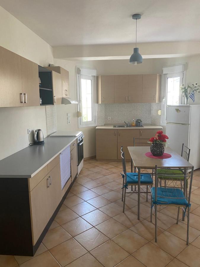 Kelesi Apartments Nea Kallikrateia Екстер'єр фото