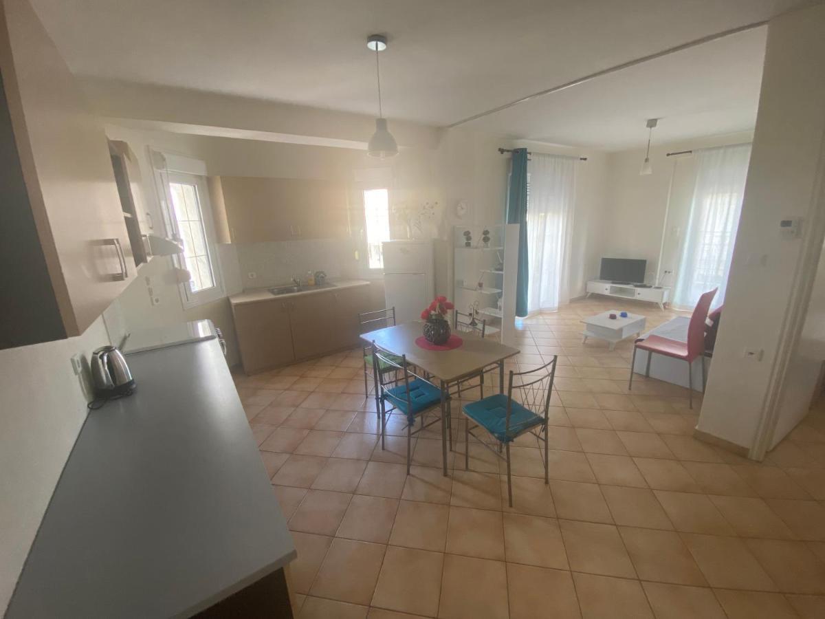 Kelesi Apartments Nea Kallikrateia Екстер'єр фото