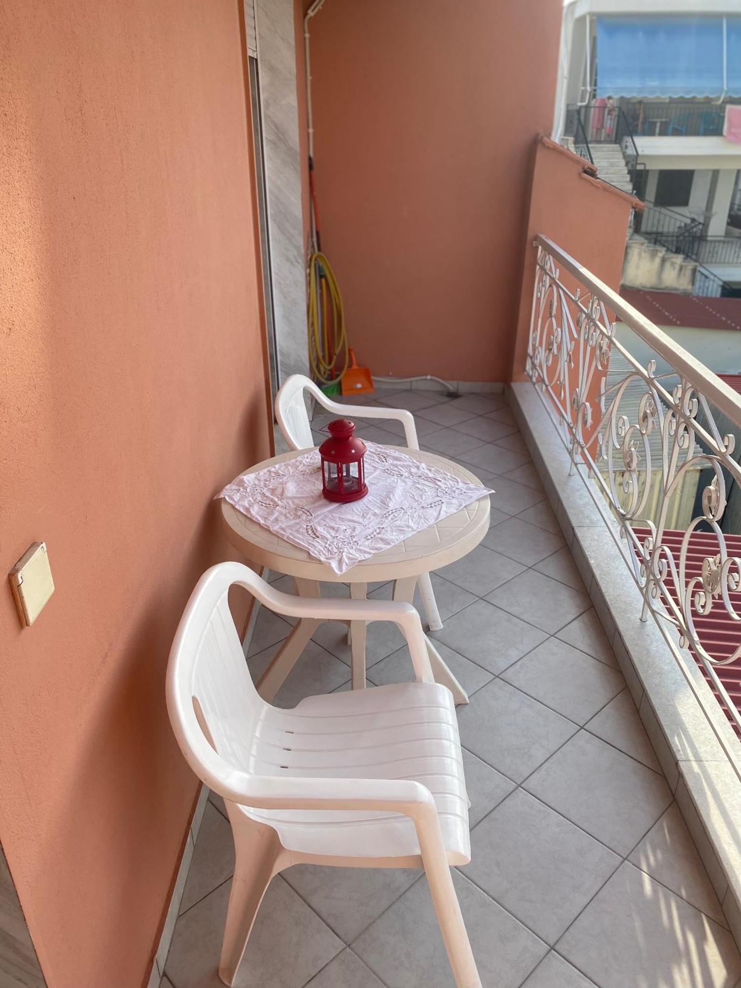 Kelesi Apartments Nea Kallikrateia Екстер'єр фото